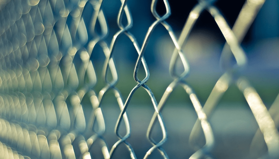 Metal chainlink fencing 
