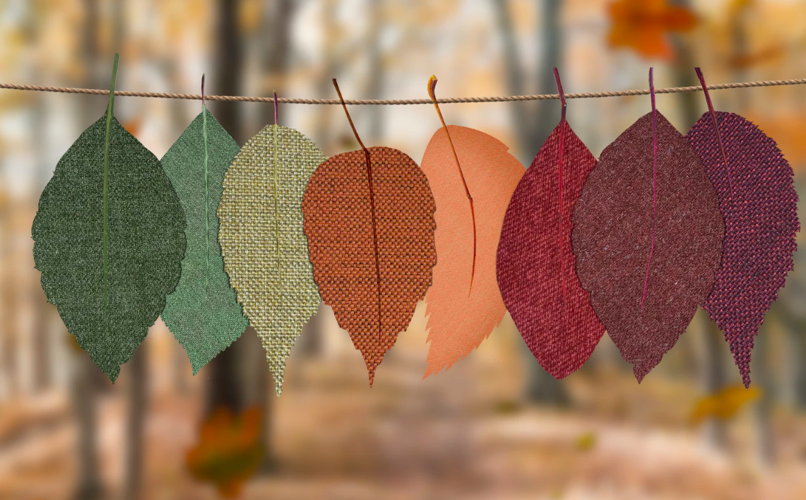 Featured image for "10 Arts & Crafts With Fall Leaves l Inside & Outside Your Mobile Home"