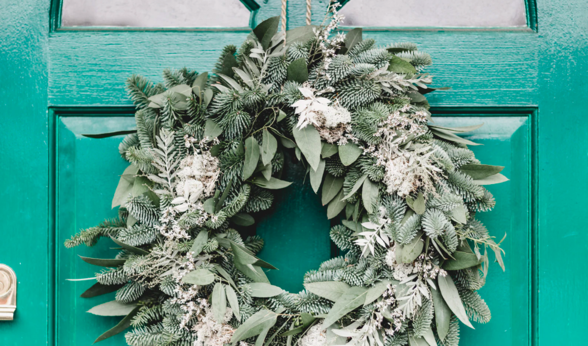 Leaves and pinecones wreath
